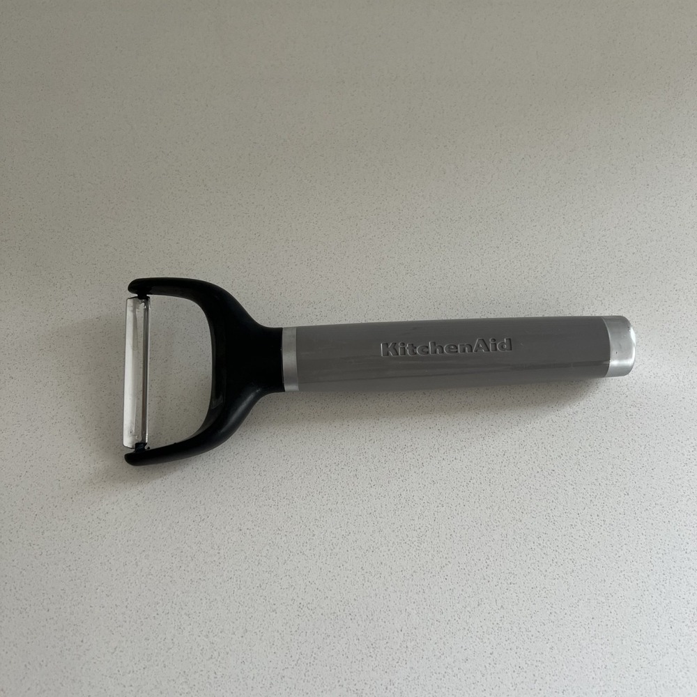 KitchenAid Y Vegetable Peeler Gray Comfort Handle Stainless Steel Edge Blade